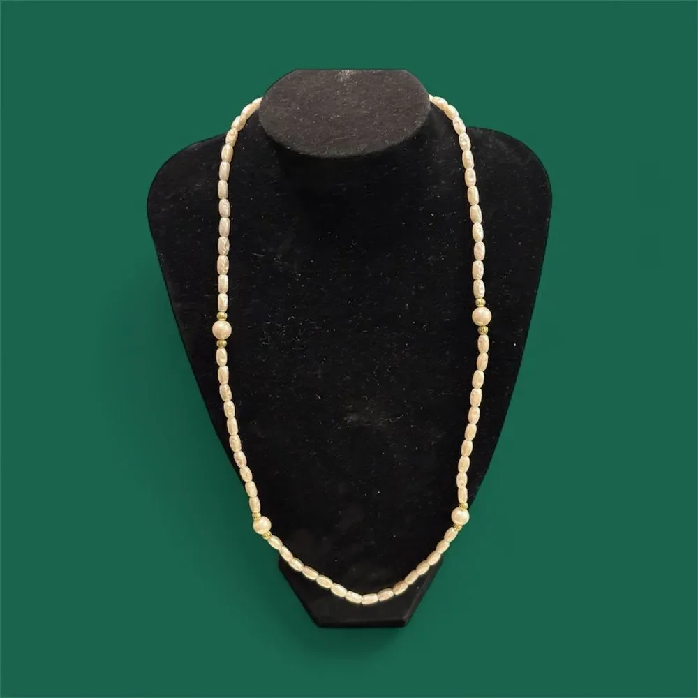 VTG Richelieu Pearl Necklace with Gold Accents